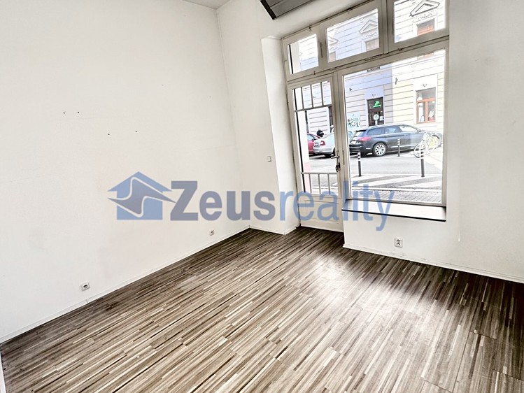 Pronájem obchodního prostoru 16 m² - foto 1