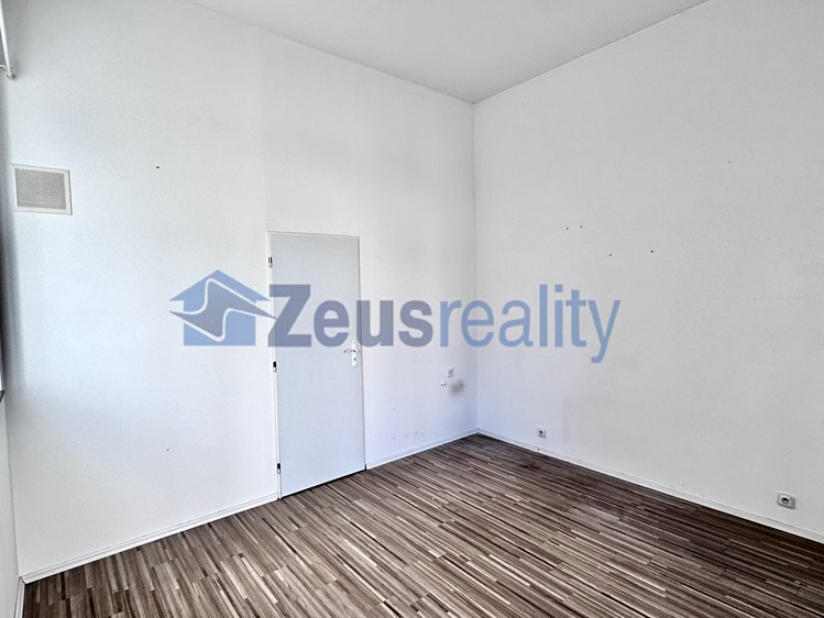 Pronájem obchodního prostoru 16 m² - foto 2