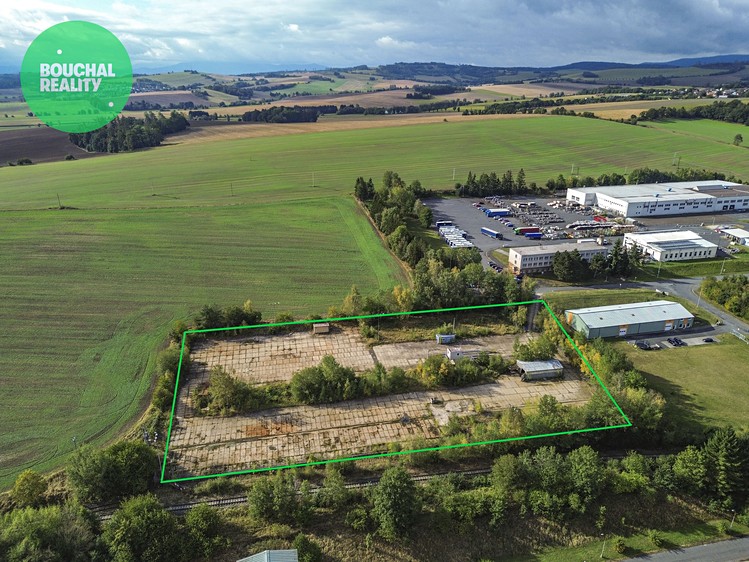 Pronájem komerčního pozemku 14 000 m² - foto 1