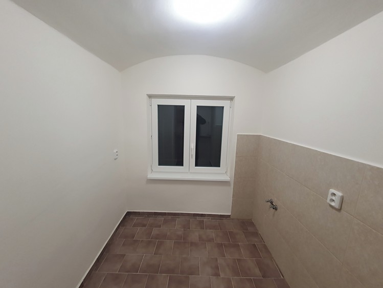 Prodej obchodního prostoru 85 m² - foto 7