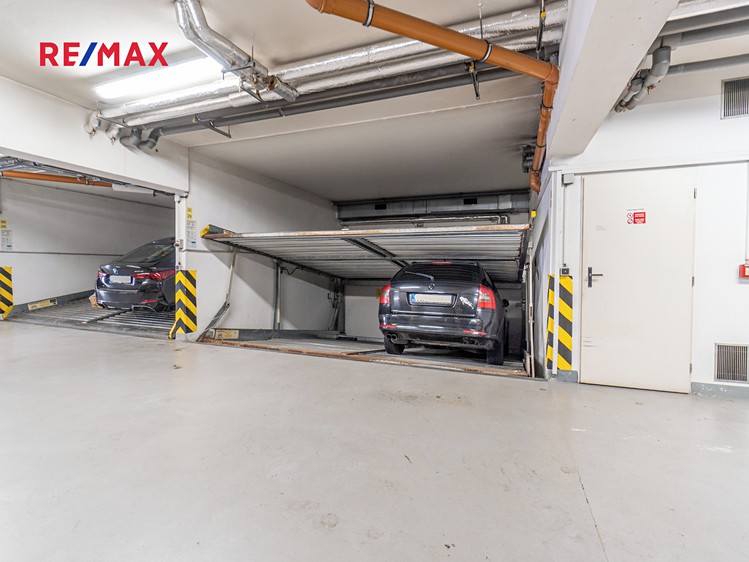 Prodej garážového stání 12 m² - foto 4