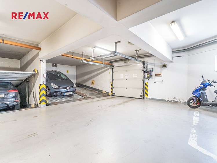 Prodej garážového stání 12 m² - foto 2