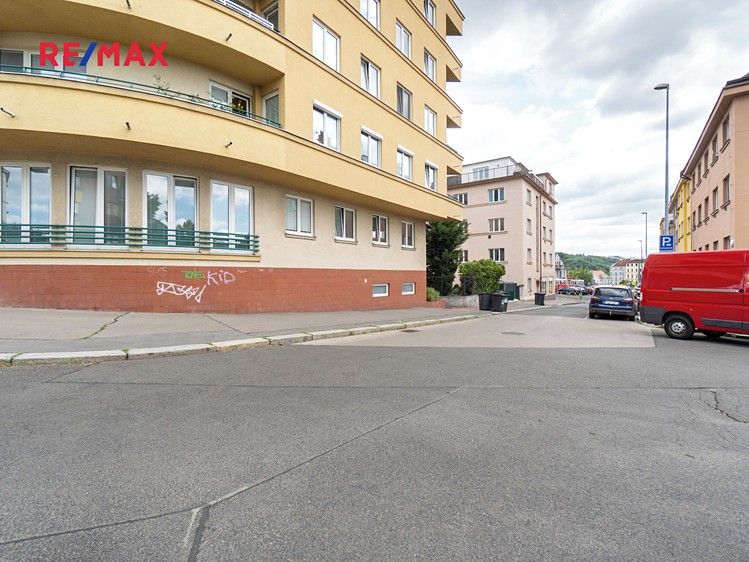 Prodej garážového stání 12 m² - foto 6