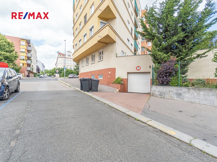 Prodej garážového stání 12 m² - foto 5