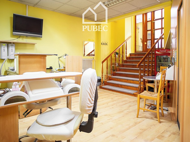 Prodej komerční nemovitosti 76 m² - foto 1