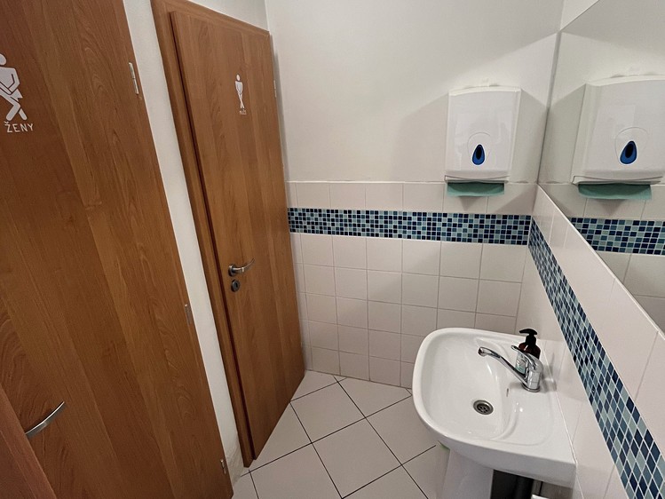 Prodej kanceláře 72 m² - foto 7