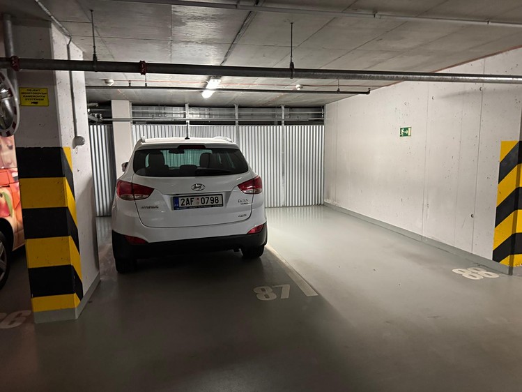 Prodej garážového stání 2 m² - foto 2