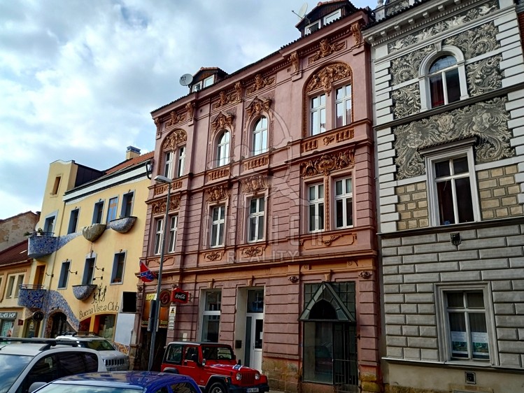 Prodej činžovního domu 1 271 m² - foto 1