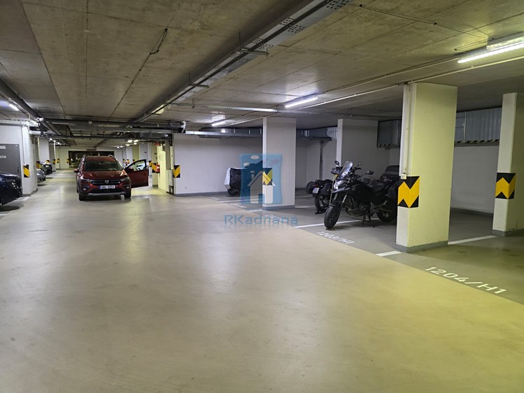 Prodej garážového stání 12 m² - foto 2
