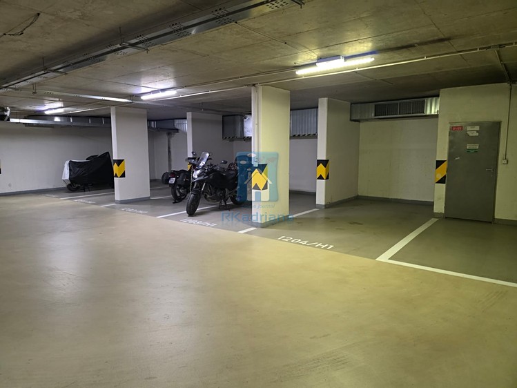 Prodej garážového stání 12 m² - foto 1