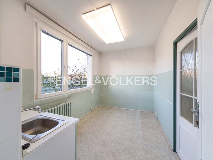 Prodej obchodního prostoru 68 m² - foto 4