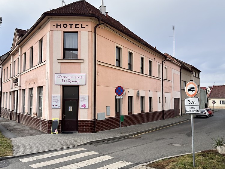 Prodej komerční nemovitosti 600 m² - foto 1