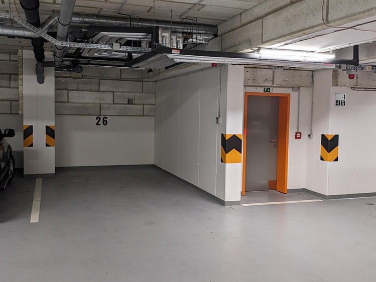 Pronájem garážového stání 29 m² - foto 1