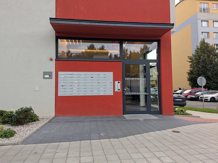 Pronájem garážového stání 29 m² - foto 3