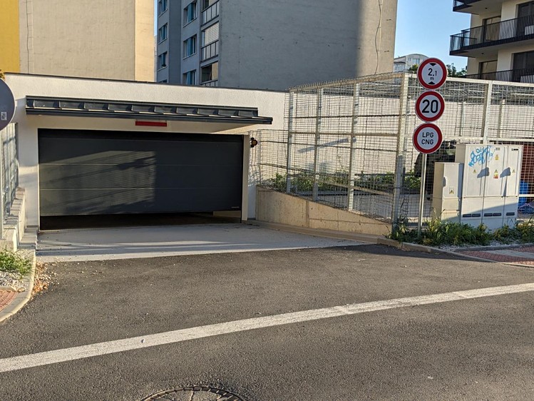 Pronájem garážového stání 29 m² - foto 2