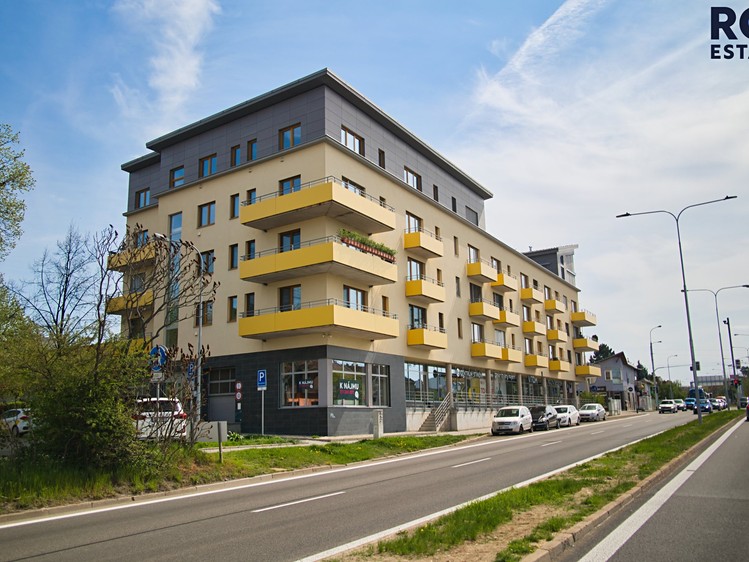 Pronájem obchodního prostoru 175 m² - foto 1