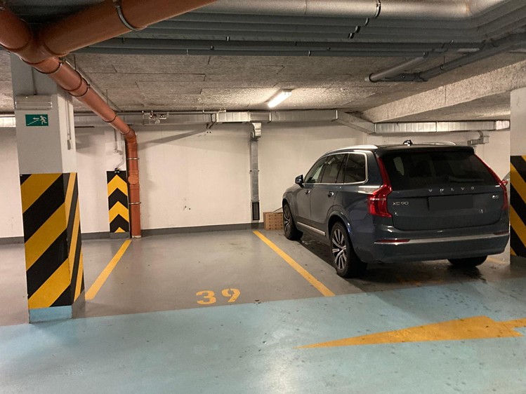 Pronájem garážového stání 12 m² - foto 1