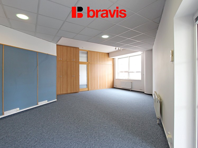 Pronájem kanceláře 84 m² - foto 1