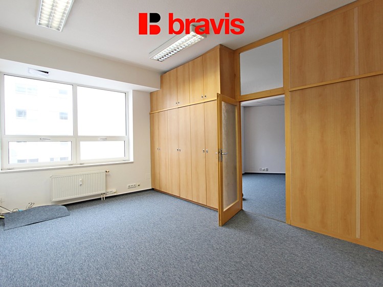 Pronájem kanceláře 84 m² - foto 4