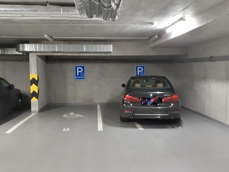 Pronájem garážového stání 13 m² - foto 1