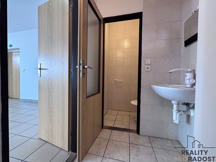 Pronájem kanceláře 52 m² - foto 6