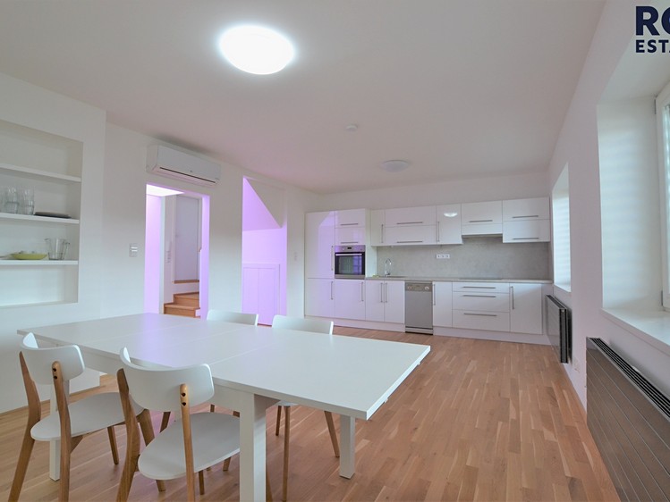Pronájem kanceláře 155 m² - foto 7
