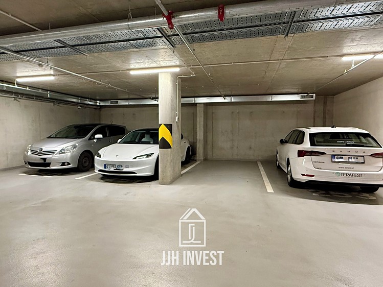 Pronájem garážového stání 15 m² - foto 3