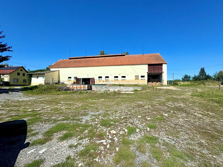 Prodej zemědělského objektu 1 480 m² - foto 1