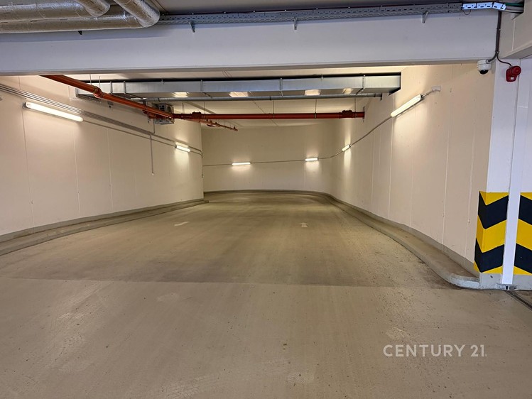 Pronájem garážového stání 10 m² - foto 2