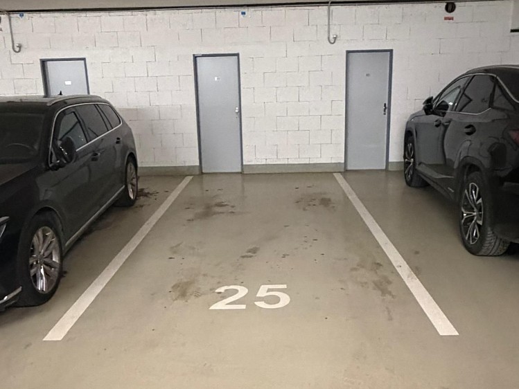 Pronájem garážového stání 10 m² - foto 3