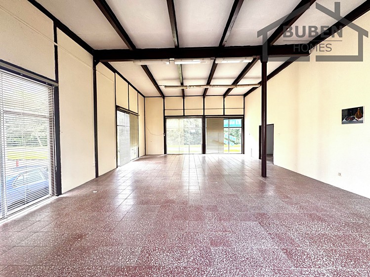 Prodej obchodního prostoru 375 m² - foto 3