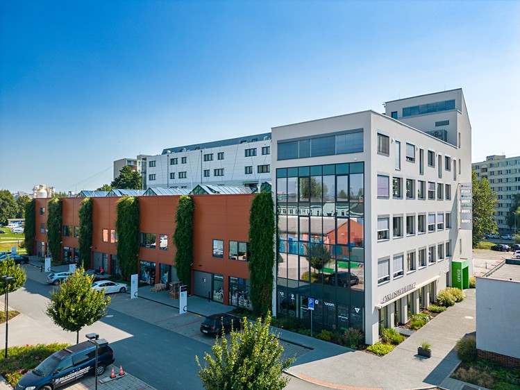 Pronájem skladového prostoru 330 m² - foto 1
