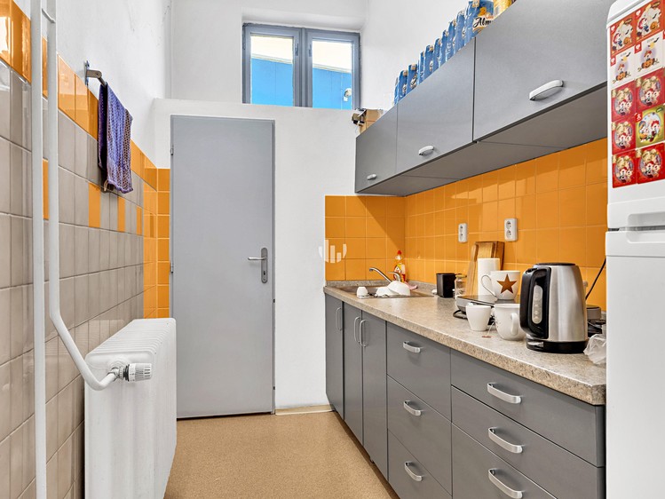 Pronájem skladového prostoru 1 800 m² - foto 5