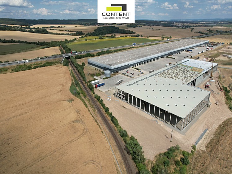 Pronájem skladového prostoru 13 000 m² - foto 2