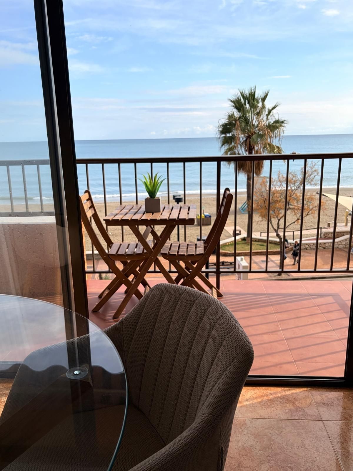 ¡Descubre tu nuevo hogar en el corazón del Paseo Marítimo de Fuengirola!
Este hermoso piso se encuentra a solo unos pas - foto 5