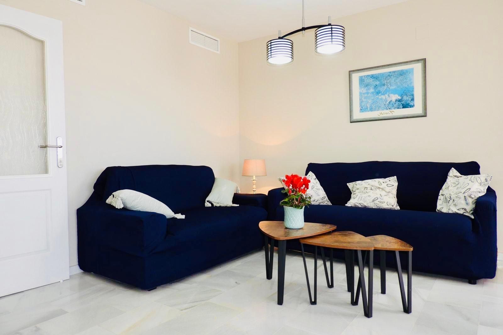 Norando Homes presenta a sus clientes esta magnífica oportunidad en la zona de las Lagunas de Mijas, Málaga. Situada en  - foto 4