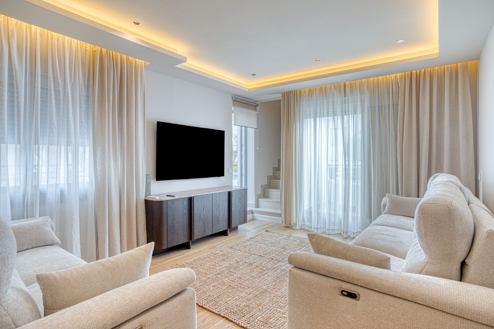 Hermoso ático dúplex orientado al oeste, situado en la exclusiva zona de La Cala Golf, uno de los desarrollos más tranqu - foto 4
