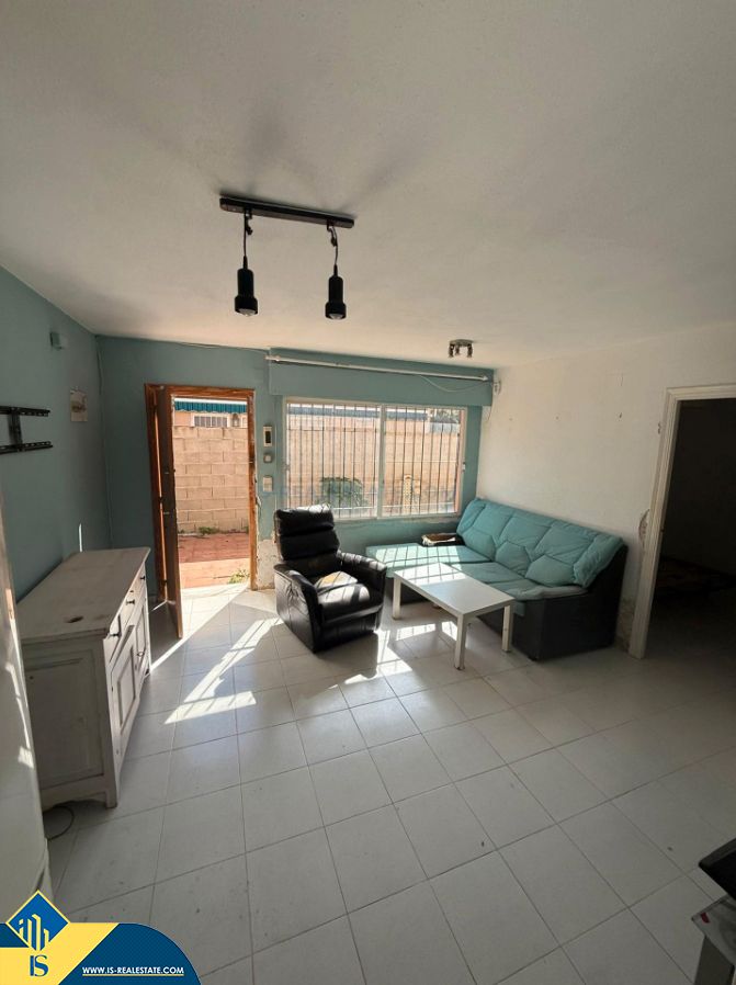 Casa para reformar, en la provincia de Alicante, en la ciudad de Torrevieja. 2 habitaciones | 55 m² | 2 kilómetros del m - foto 5
