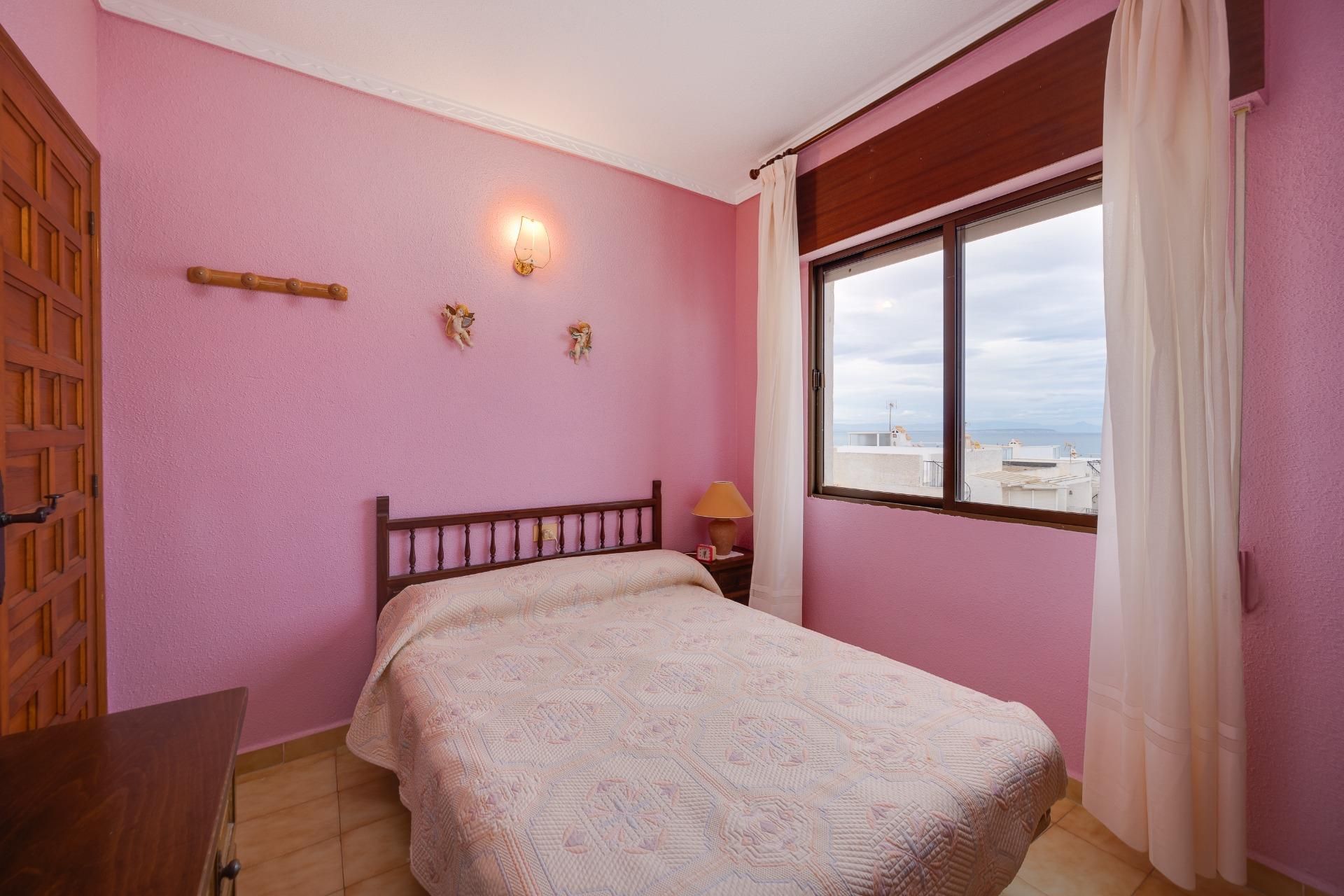 Descubre tu nuevo hogar en este apartamento situado en la primera planta del exclusivo residencial Balcón de Lomas. Con - foto 6