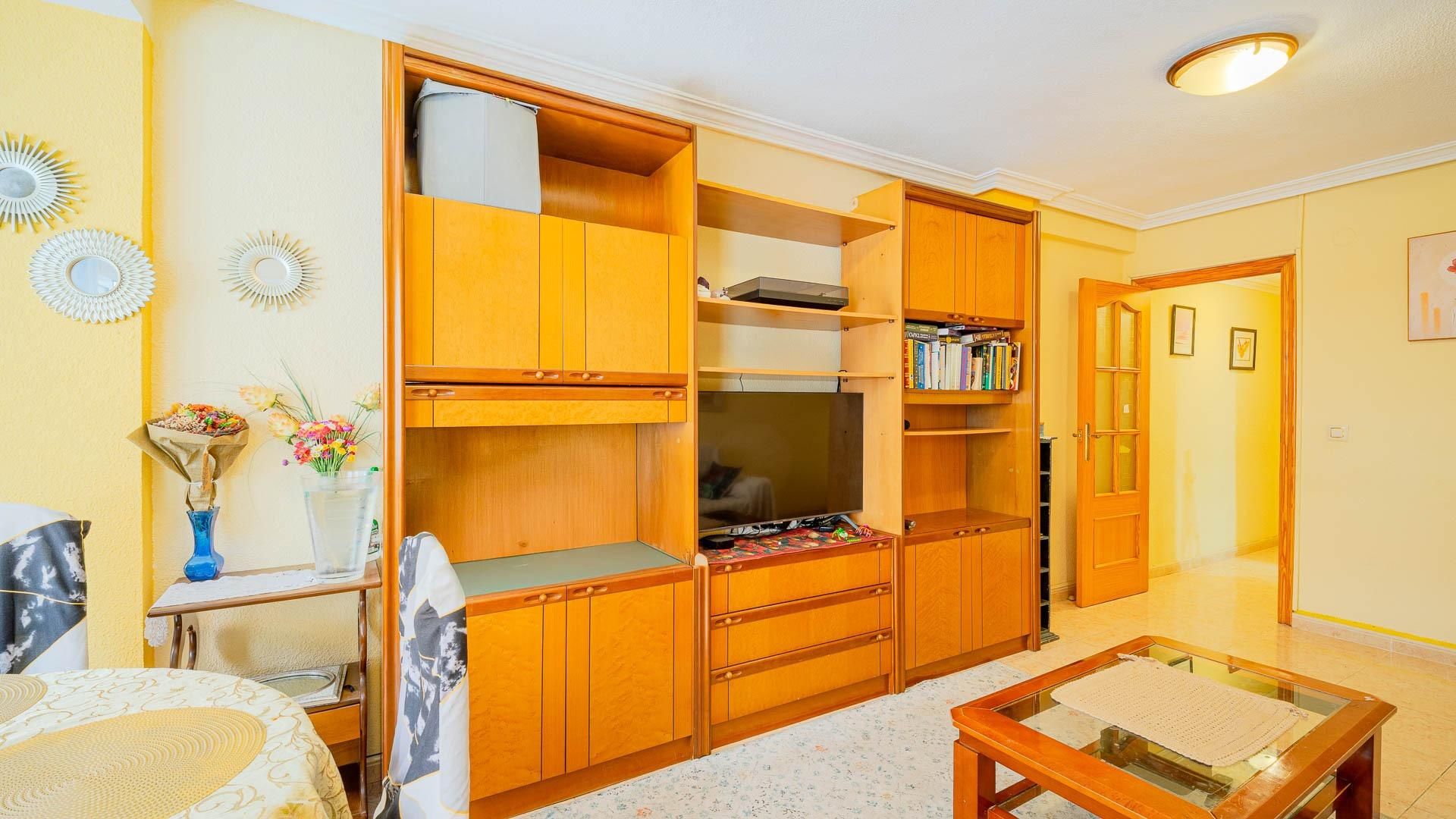 Les presentamos este apartamento funcional, ubicado en la calle Maldonado 2, una de las zonas más céntricas y prácticas - foto 3