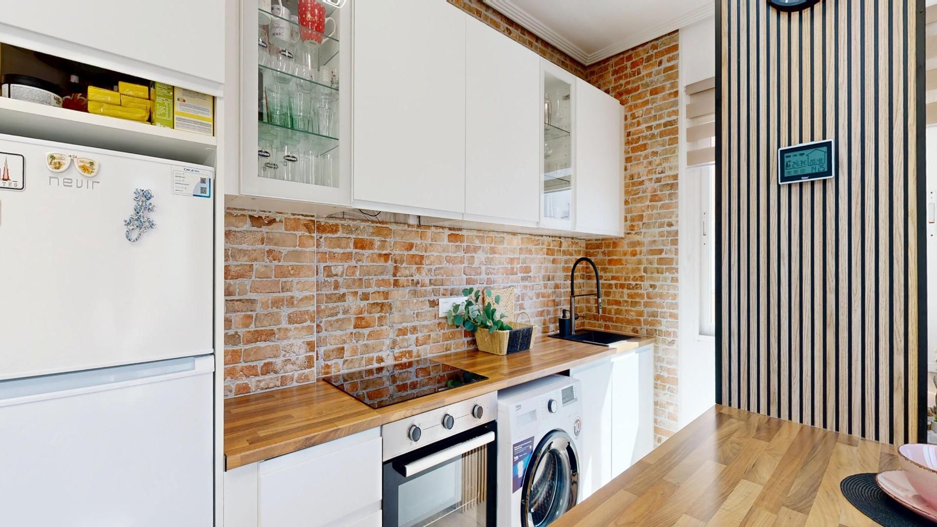 Precioso piso reformado y listo para vivir
¿Buscas una vivienda cómoda, luminosa y bien ubicada en Torrevieja, perfecta - foto 2