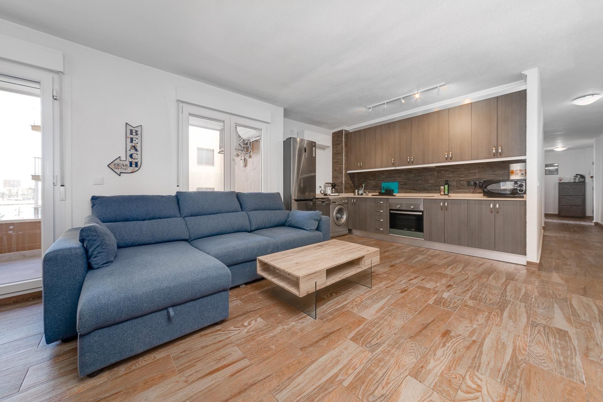 Apartamento Renovado con Vista al Mar – Ubicación Perfecta en Playa del Cura, Torrevieja
¿Estás buscando una vivienda e - foto 6