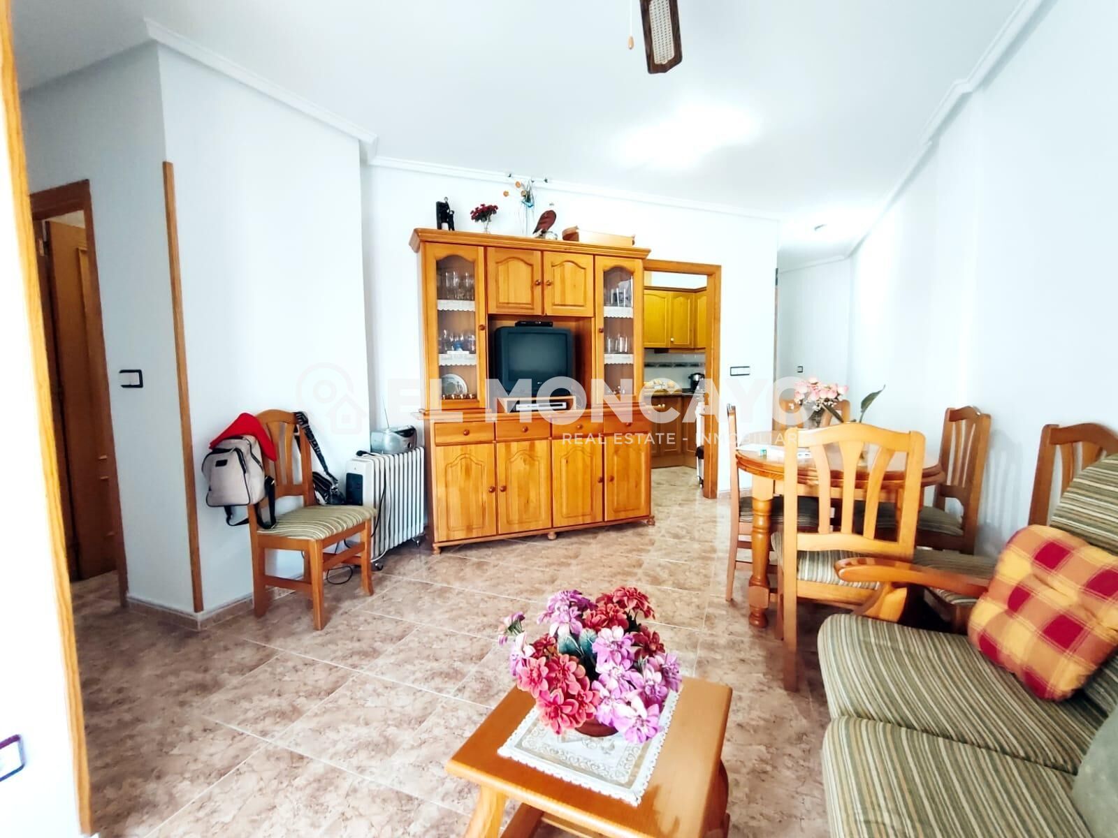 El Moncayo Properties pone a la venta este fantástico apartamento a escasos metros de las playas de Guardamar del Segura - foto 3