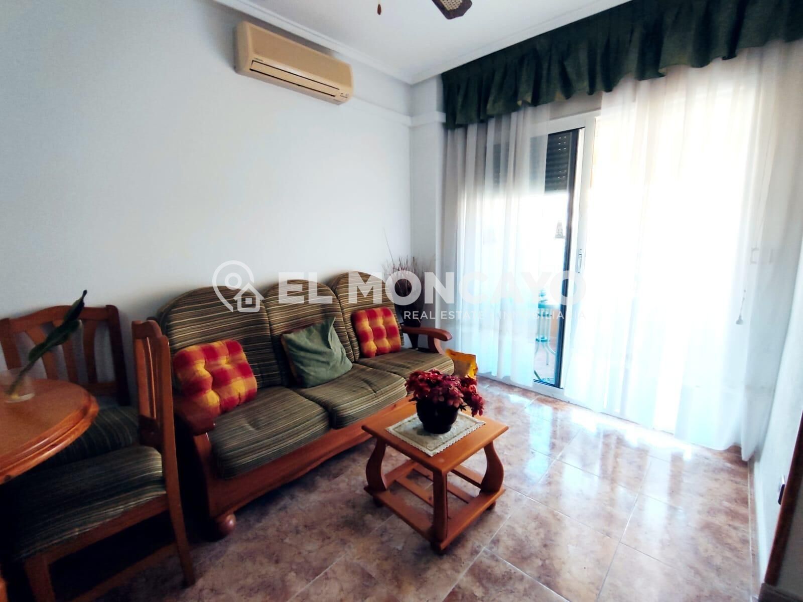 El Moncayo Properties pone a la venta este fantástico apartamento a escasos metros de las playas de Guardamar del Segura - foto 4