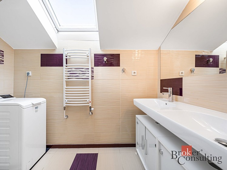Prodej bytu atypické 121 m² - foto 3