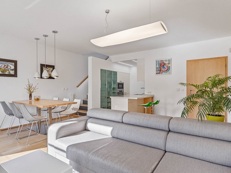 Prodej bytu 4+kk 96 m² (Mezonet) - foto 2