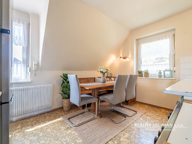 Prodej bytu 3+1 107 m² (Mezonet) - foto 8