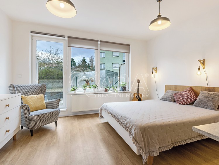 Prodej bytu 1+kk 48 m² (Jednopodlažní) - foto 1