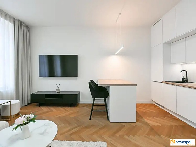 Pronájem bytu 3+kk 84 m² - foto 3