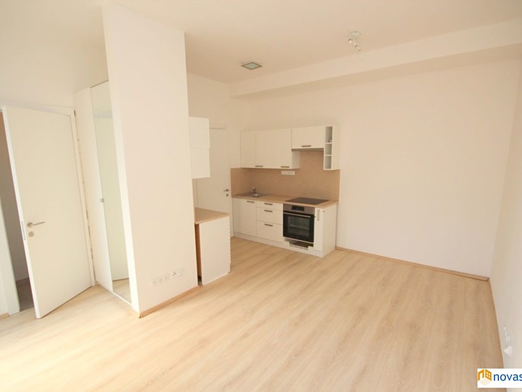 Pronájem bytu 1+kk 24 m² - foto 3